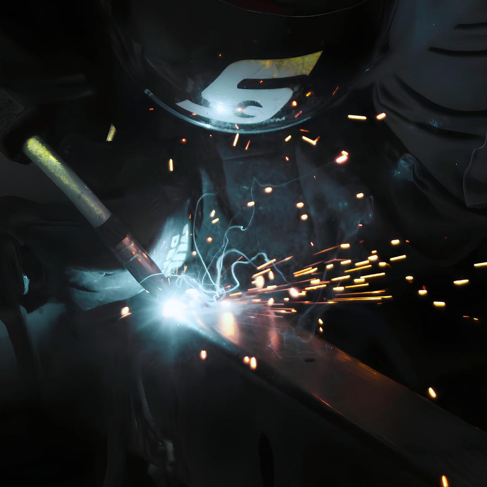 Welding and metalwork shown on Dingman’s Collision Center site